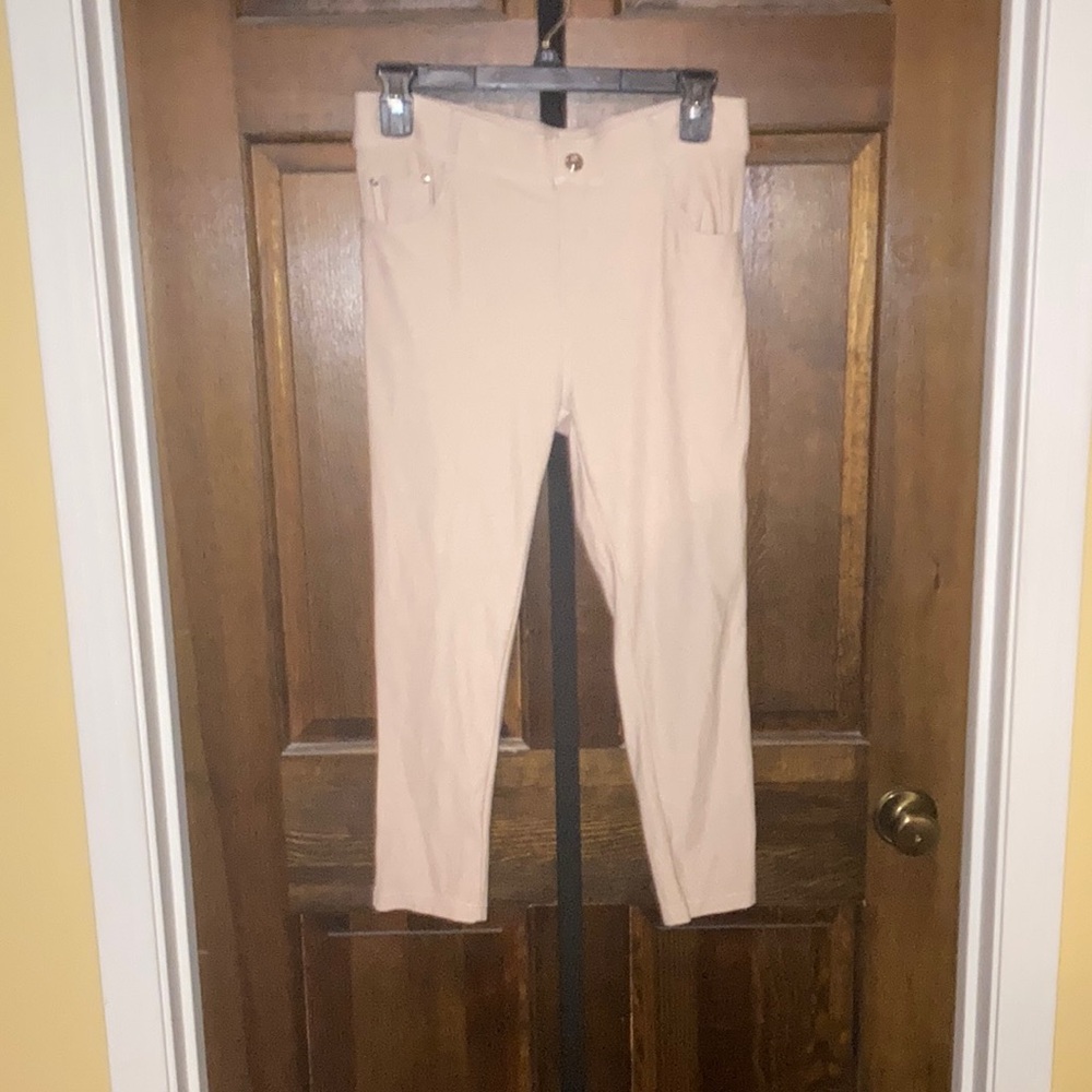 Yelete Tan Leggings with Textured Fabric and Form-Fitting Design Size medium